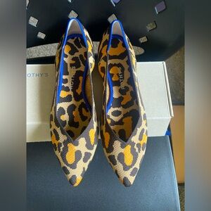 Lightly worn Rothy’s The Point in Big Cat 11 1/2